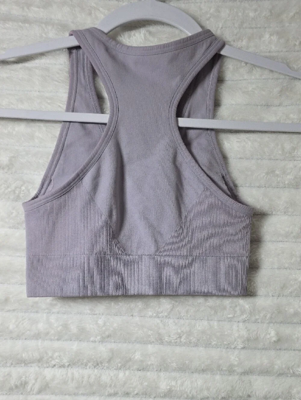 0601 Free People Seamless V-Neck Sports Bra Lavender